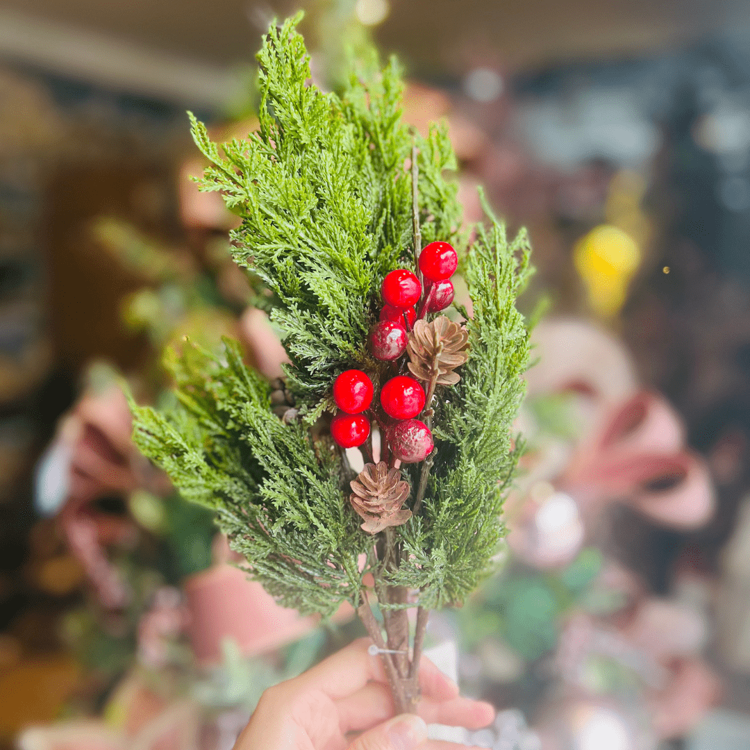 Galho Cipreste Com Pinha e Berries Toque Real 45cm