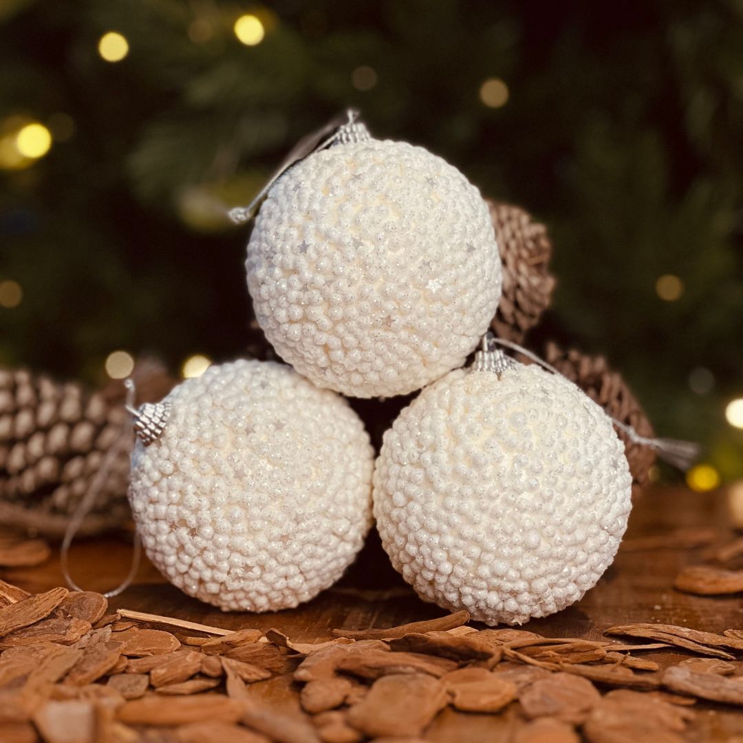 Bola Decorada Branca Kit De Três Diam - 8cm