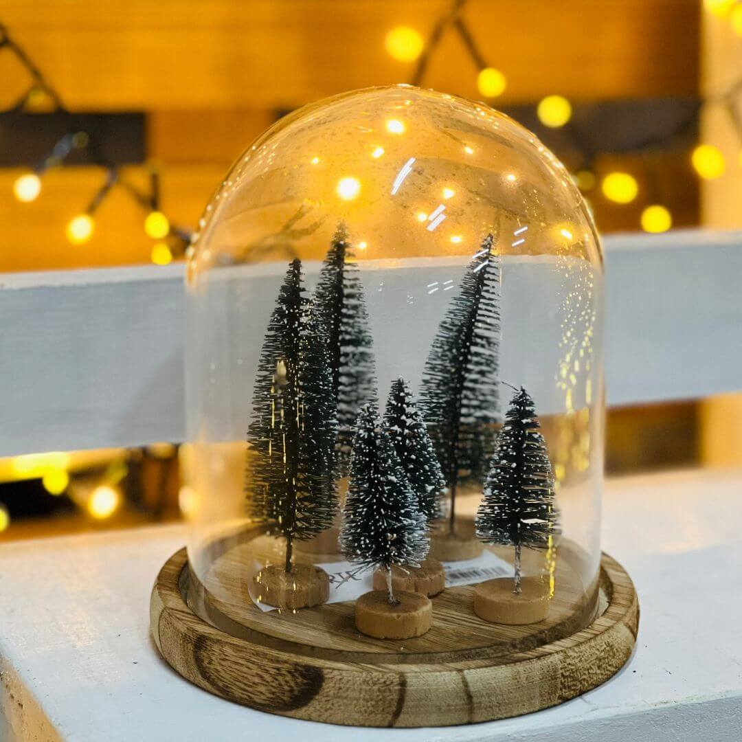 Kit Decorativo Árvores Verdes com Neve – 6 Unidades