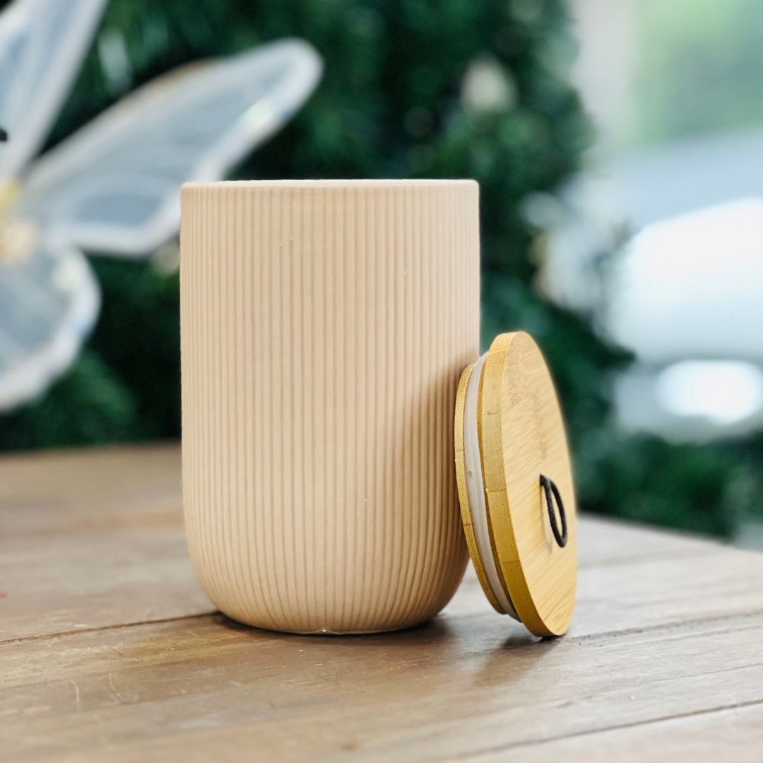 Potiche de Cerâmica Decorativo com Tampa em Bambu e Pegador de Corda Lines Bege – 10x10x15cm