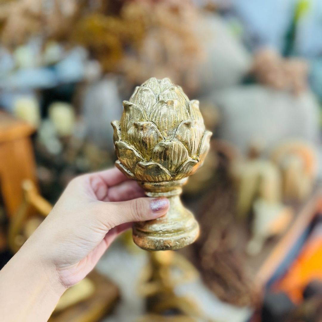 Escultura Abacaxi Dourado de Poliresina - 15,5x7cm