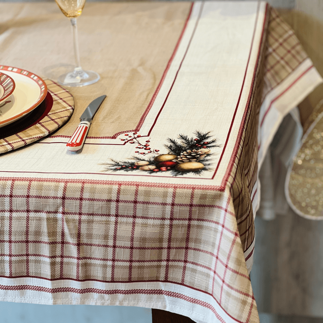 Toalha de Mesa Natalina Pinhas e Encanto 1,40x 2,20m