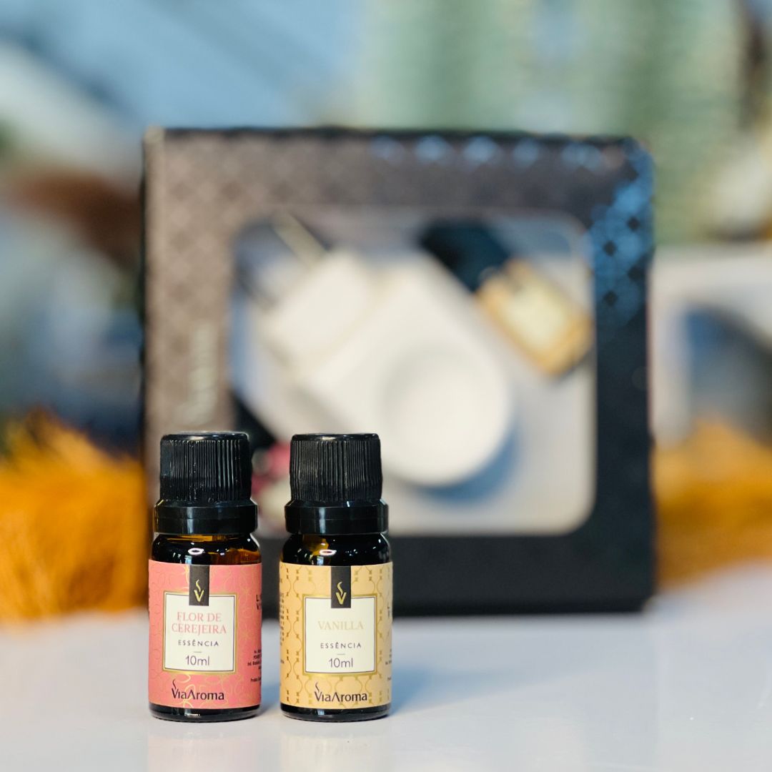 Kit Presente Aromatizador Elétrico Original e 2 Essências Via Aroma - Flor de Cerejeira e Vanilla