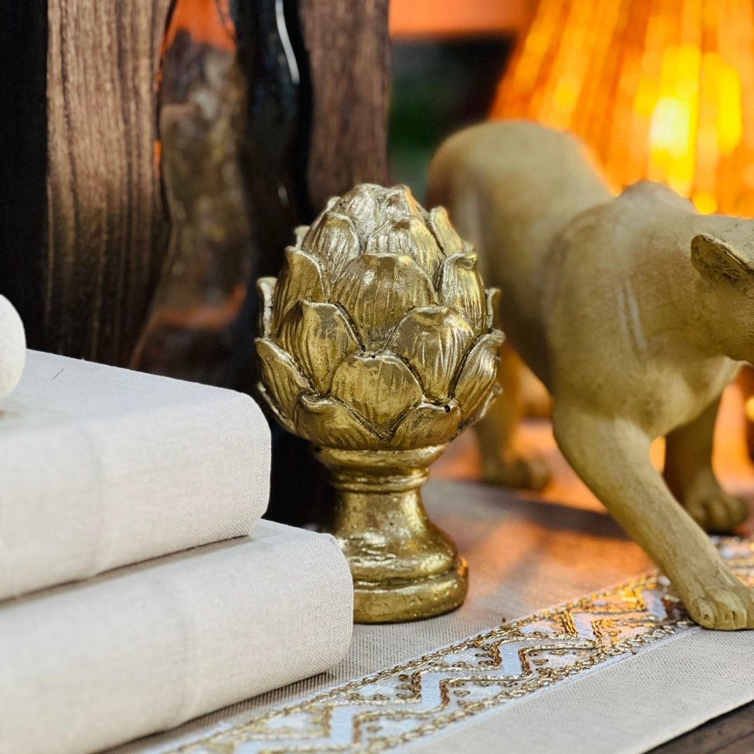 Escultura Abacaxi Dourado de Poliresina - 15,5x7cm