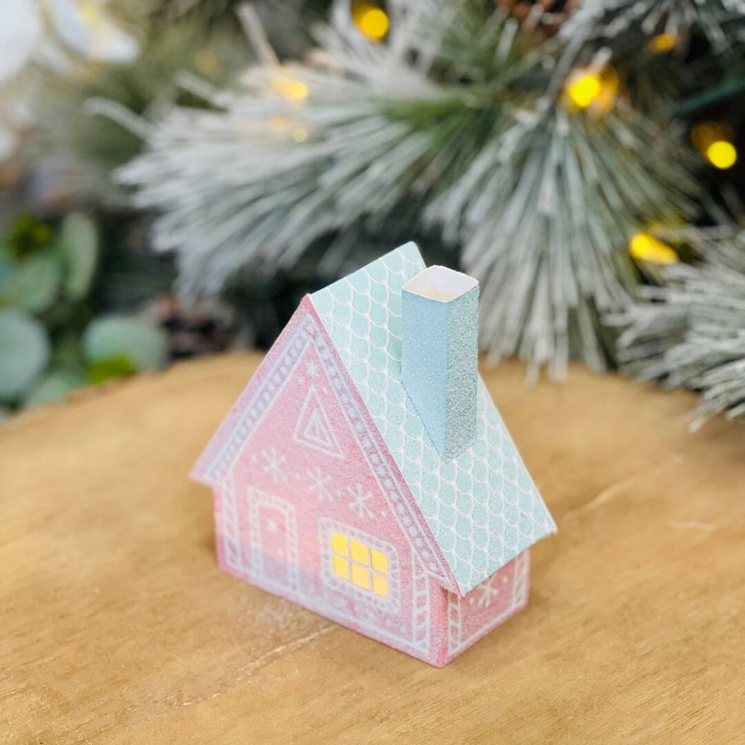 Casinha Decorativa Natalina Rosa e Azul Com Led 13x5x12cm