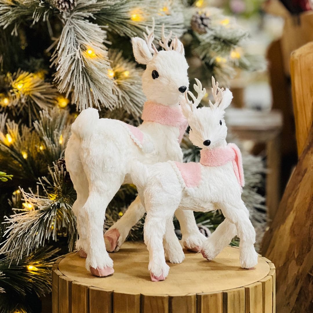 Rena de Natal Branco e Rosa Em Pé de Sisal 43cm