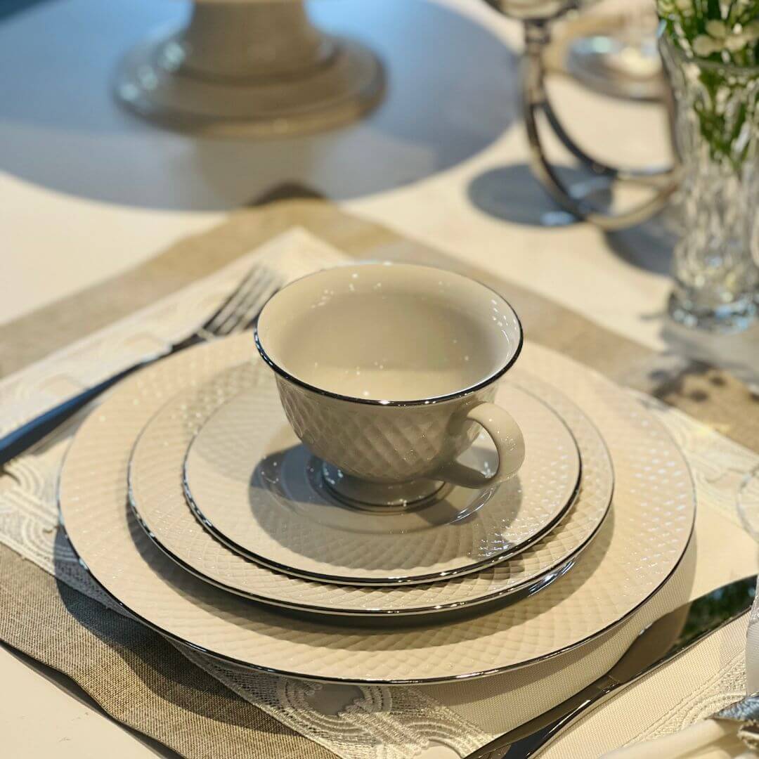 Xícara Com Pires de Porcelana Joaquina Prateado - 220ml
