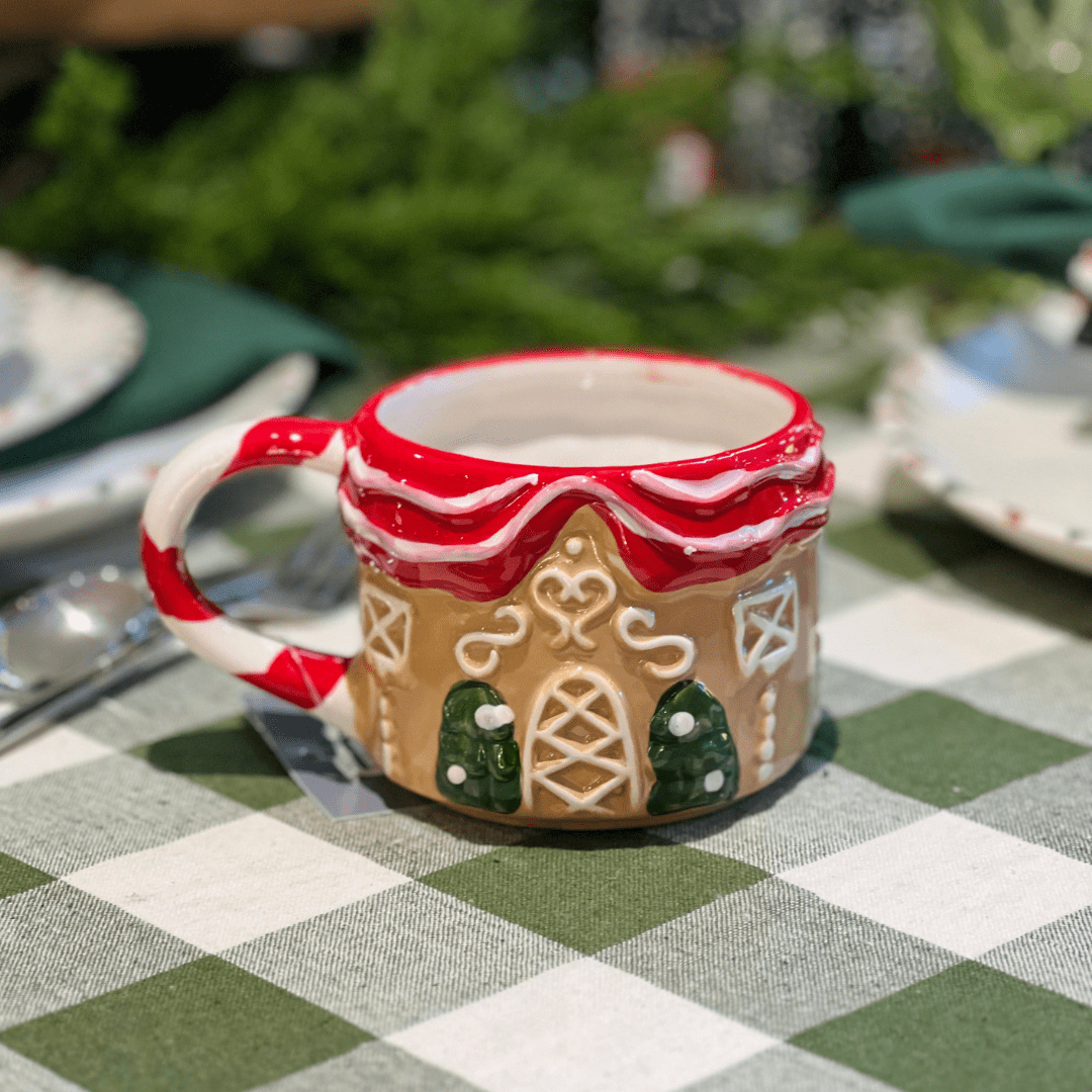 Caneca Natalina de Cerâmica Casa Gingerbread Vermelha 350ml 7cm