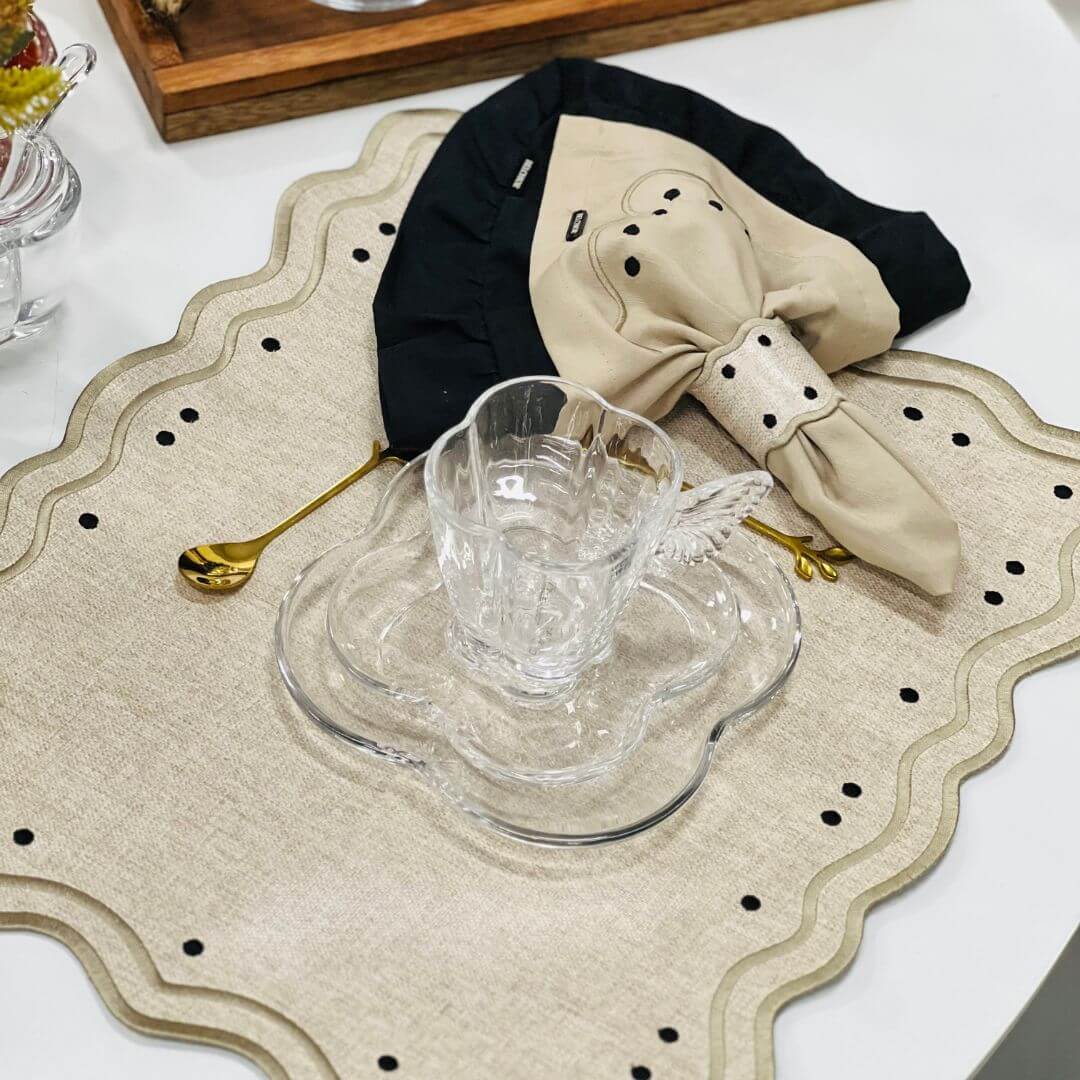 Kit 2 Guardanapos Naia Poa Preto Com Bordado e 2 Argolas - 43x43cm (533136)