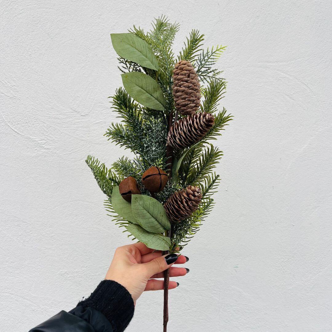 Haste Com Pinha e Guizo - Alt 75 Cm
