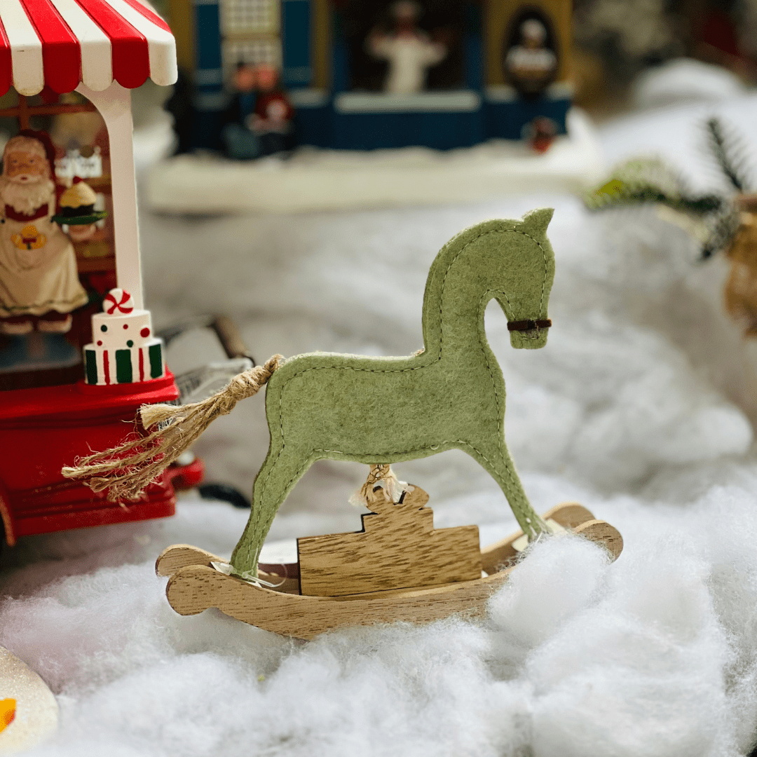 Cavalinho de Balanço Natalino Verde de Feltro 16cm