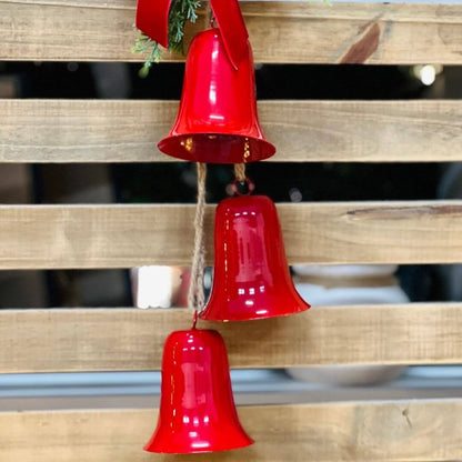 Enfeite Pendente de Sinos com Laço Vermelho – 45cm