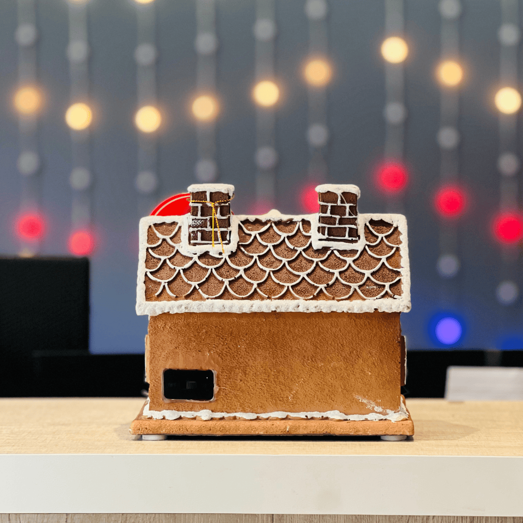 Casa Gingerbread Marrom Com Led de Resina 17x10x16cm