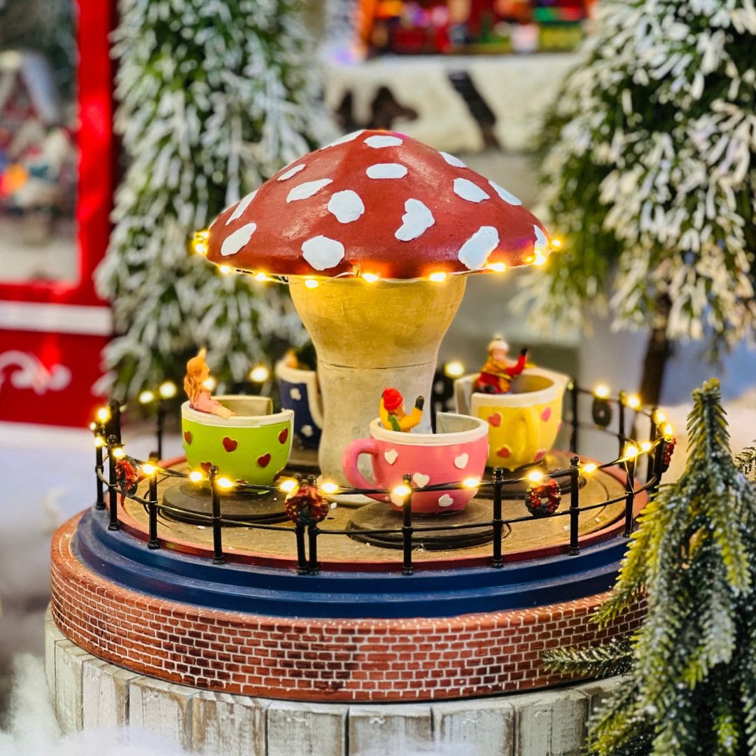 Parque Natal Cogumelo Com Led, Som e Movimento Bivolt 19x26x26cm