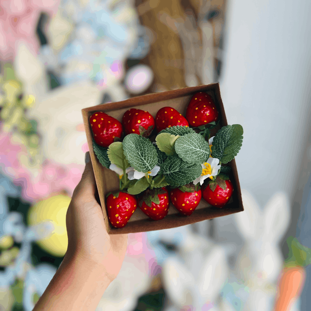 Jogo 8 Peças Decorativas de Morango com Flores - 6cm