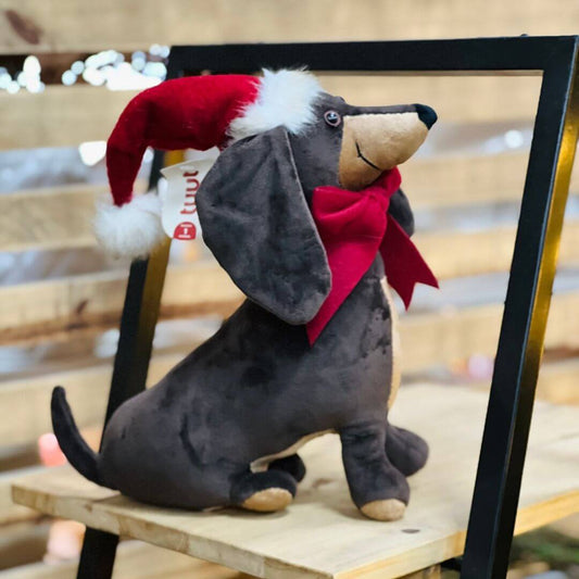 PRÉ VENDA - Cachorro Decorativo Marrom com Gorro Vermelho – 24cm