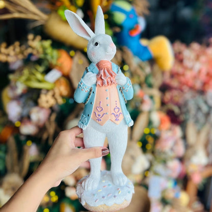 Coelho Decorativo Em Pé Com Bolsa de Ovos - 35cm Resina