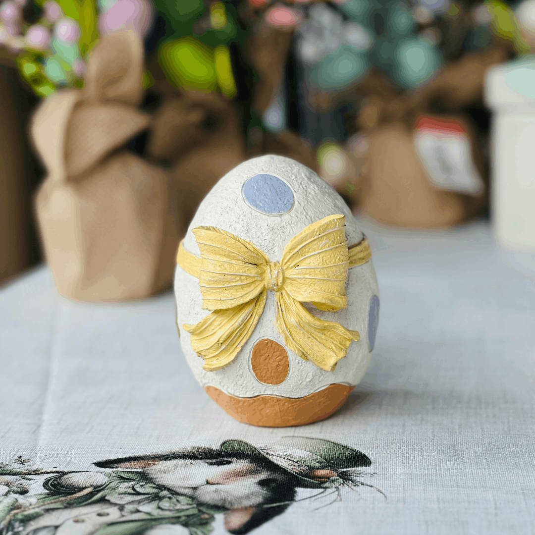 Ovo Com Laço Amarelo de Resina 13cm