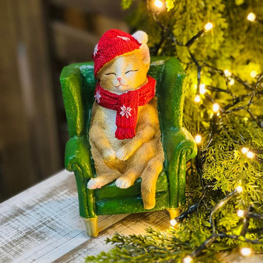 Gato Agasalhado no Sofá | 15,6 cm