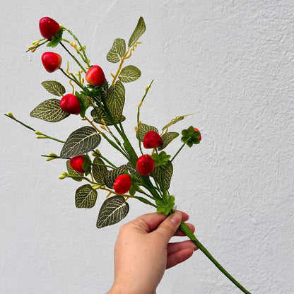 Galho Decorativo Morango Vermelho – 55cm