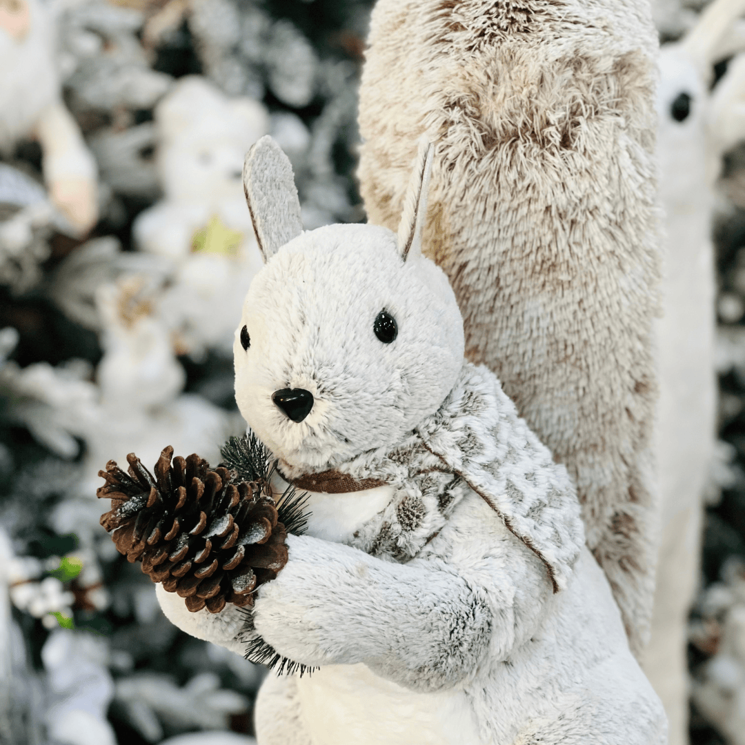 Esquilo Natalino Com Pinha Cinza 65cm