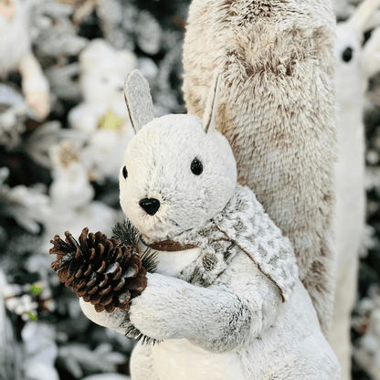 Esquilo Natalino Com Pinha Cinza 65cm