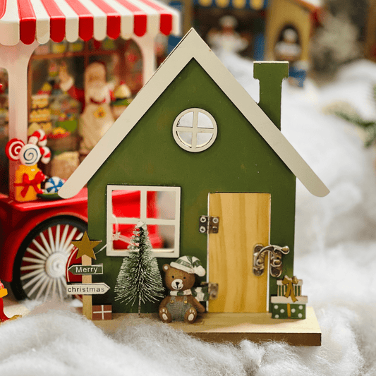 Casinha Natalina Com Urso Verde de Madeira 20,5x17x5,5cm