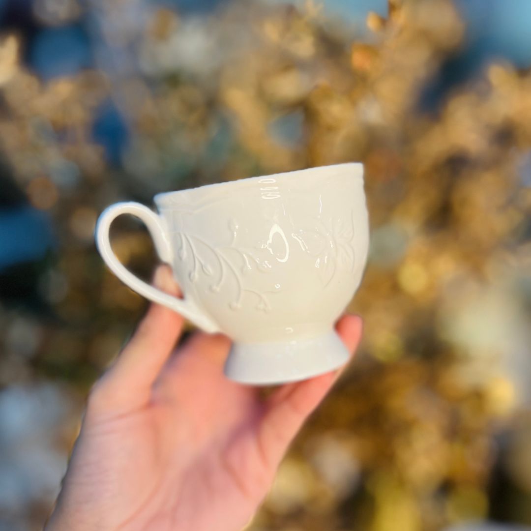 Xícara Com Pires de Porcelana New Bone Butterfly Flower - 200ml