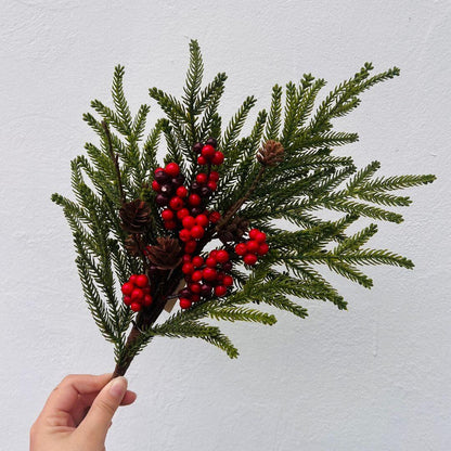 Haste Pinheiro com Berry e Pinho Toque Real – 45cm