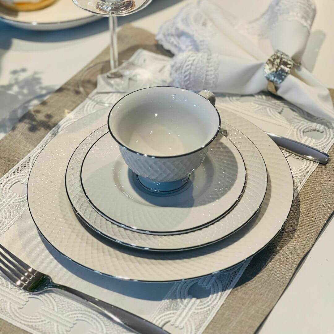 Xícara Com Pires de Porcelana Joaquina Prateado - 220ml