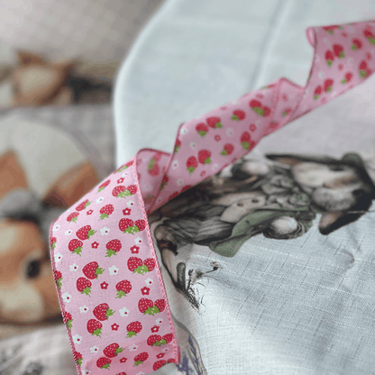 Fita Decorativa Aramada Morangos Rosa e Vermelho 6,3cm x 9,14m