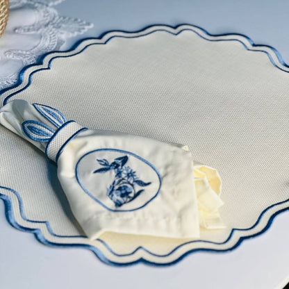 Lugar Americano de Pśscoa Classico do Ninho Bordado Azul - 44,5cmx38,1cm (531018)
