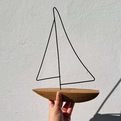 Escultura Decorativa Barco em Polirresina  - 30cm