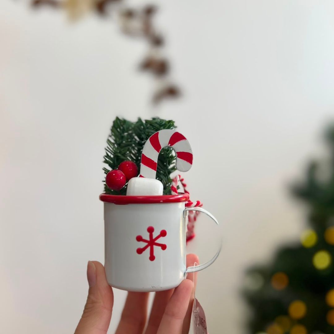 Enfeite Pendente Caneca com Doces - 6 cm