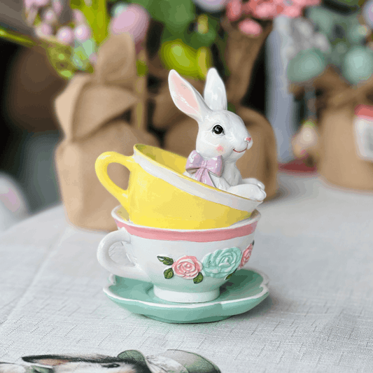 Coelho na Xícara de Resina 15cm