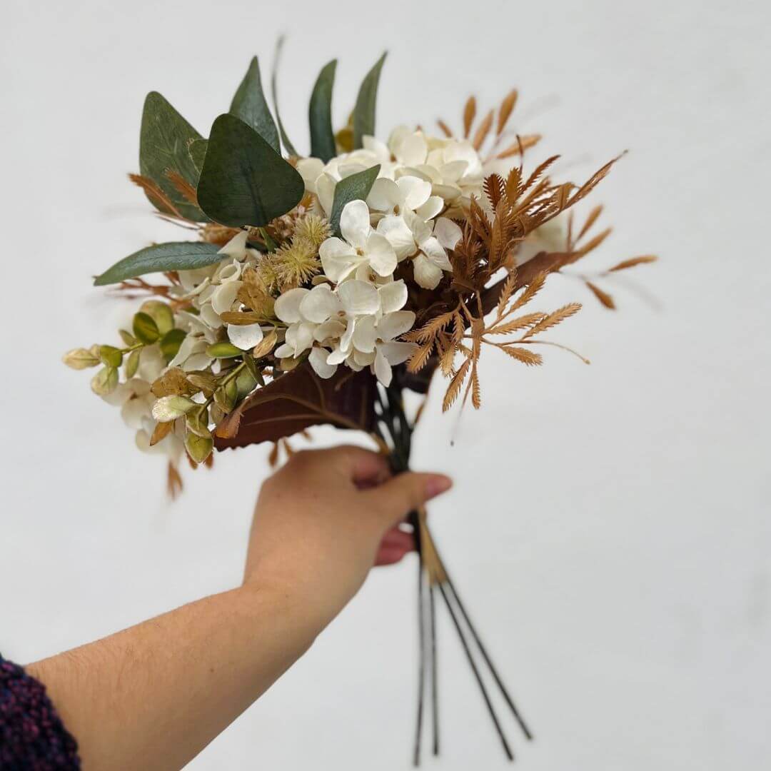 Ramalhete de Hortênsia com Fita 6 Hastes – 41cm