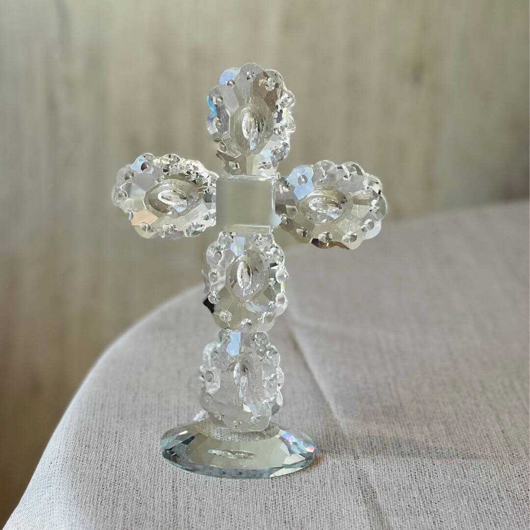 Crucifixo em Cristal Lapidado com Base Sacrum Lux – 15cm