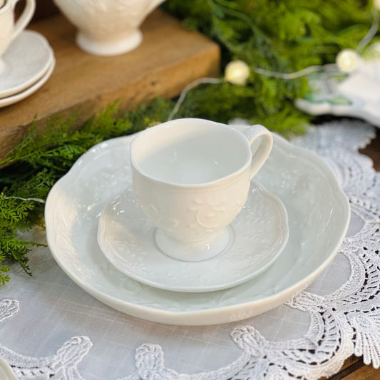 Prato Fundo de Porcelana New Bone Butterfly Flower