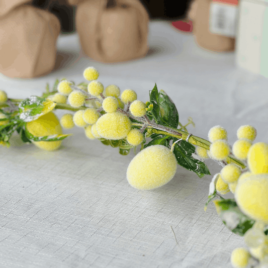 Festão Com Ovos Flocados Amarelo 1,28m