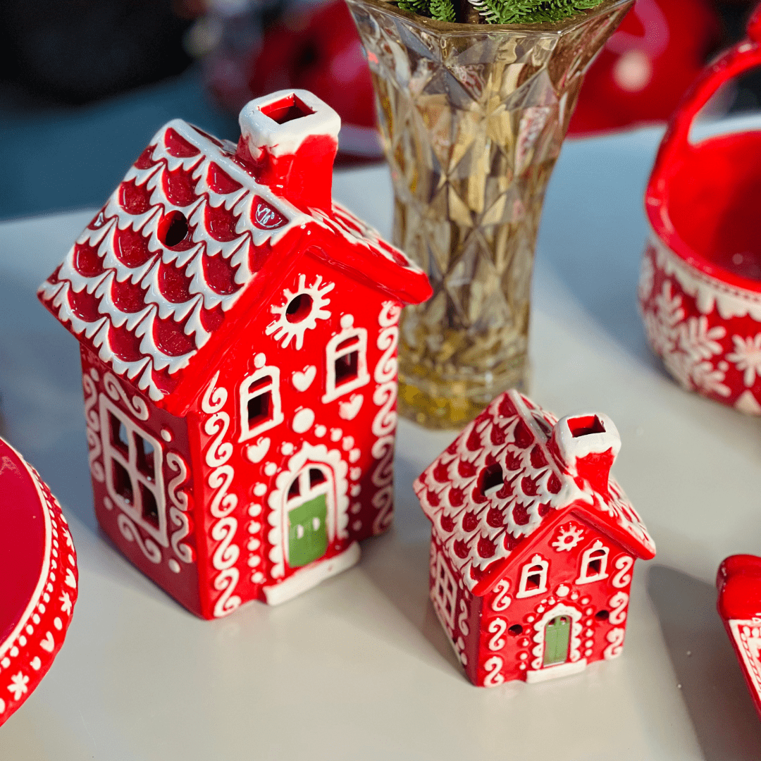 Casa Natalina Vermelho e Branco de Cerâmica 8x8x12cm