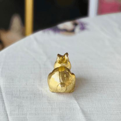 Coelho Dourado de Resina 5x6x10cm