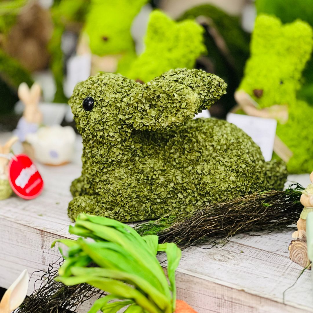 Coelho Decorativo Grama Verde - 28cm