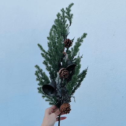 Haste com Sinos, Pedrarias e Pinhas – 64cm