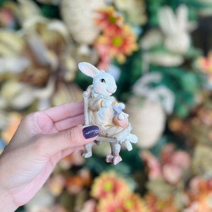 Coelho na Cadeira Resina - 17cm