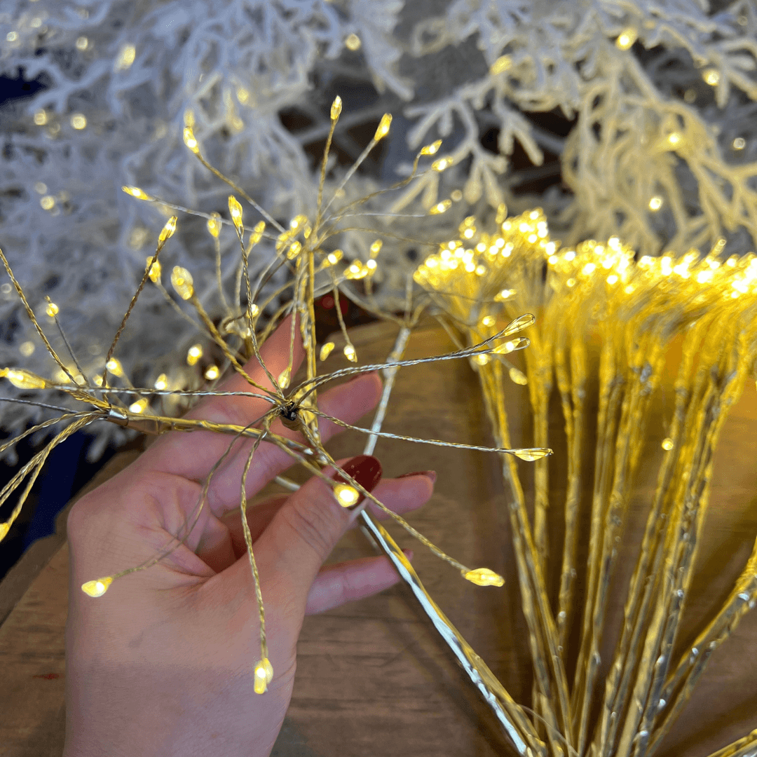 Bola Decorativa com 600 LEDs Luz Quente Dourada – 45cm