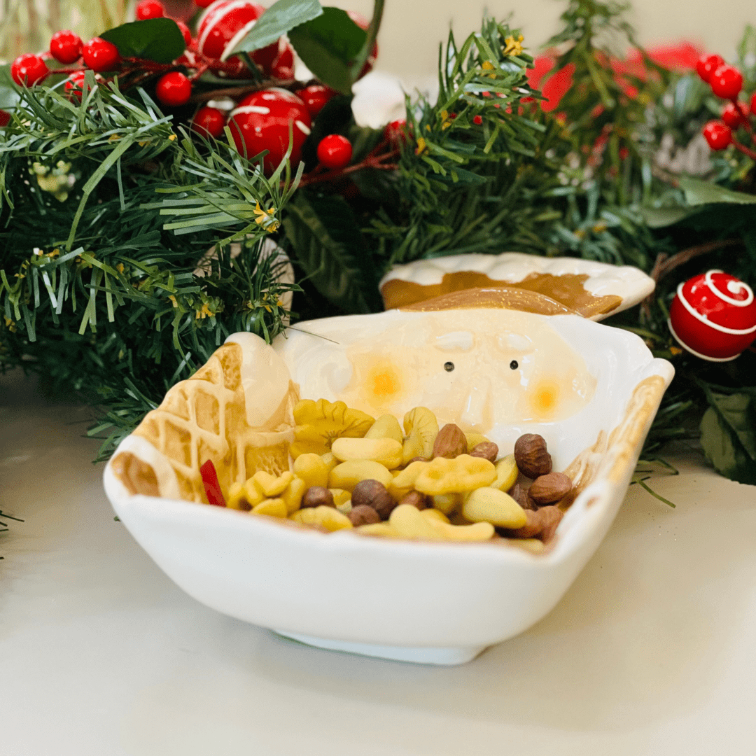 Travessa Natalina Quebra Nozes Gingerbread de Cerâmica 24x16x7cm