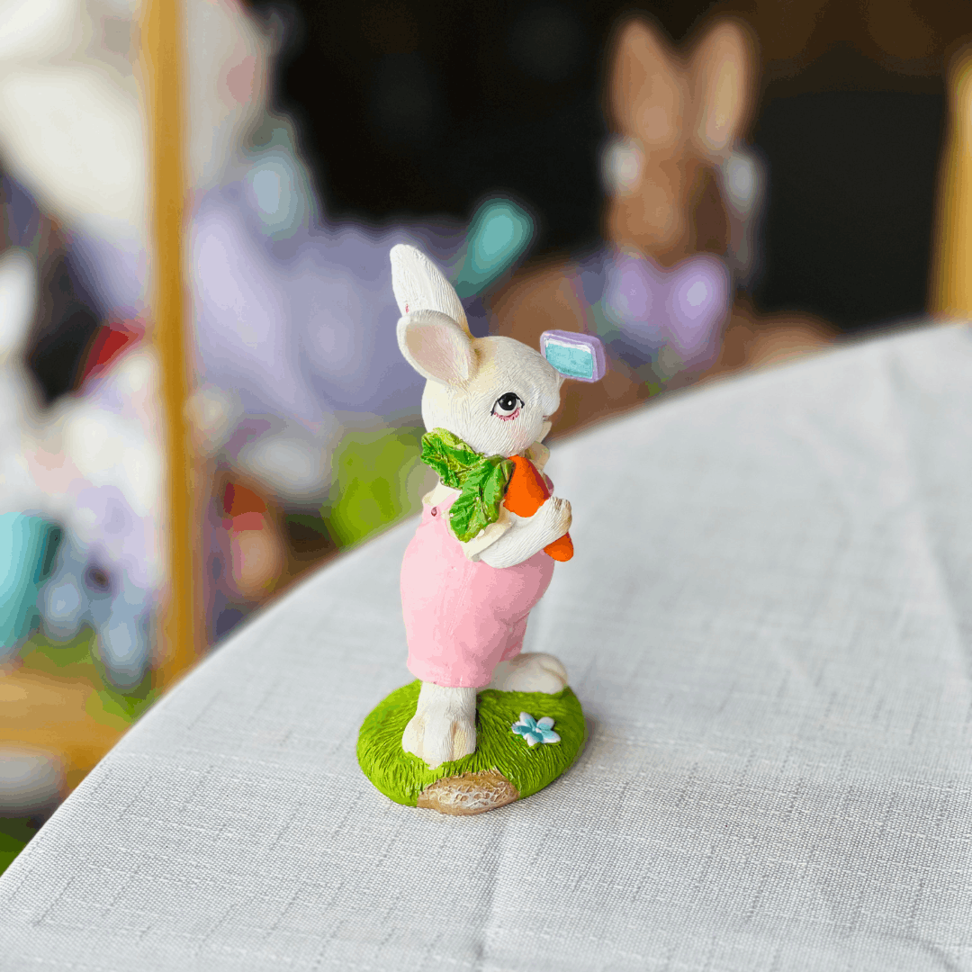 Coelha Tirando Selfie de Resina 12cm