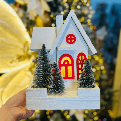 Casinha Com Led Vermelha e Branca de Madeira 27x19cm - Pilha