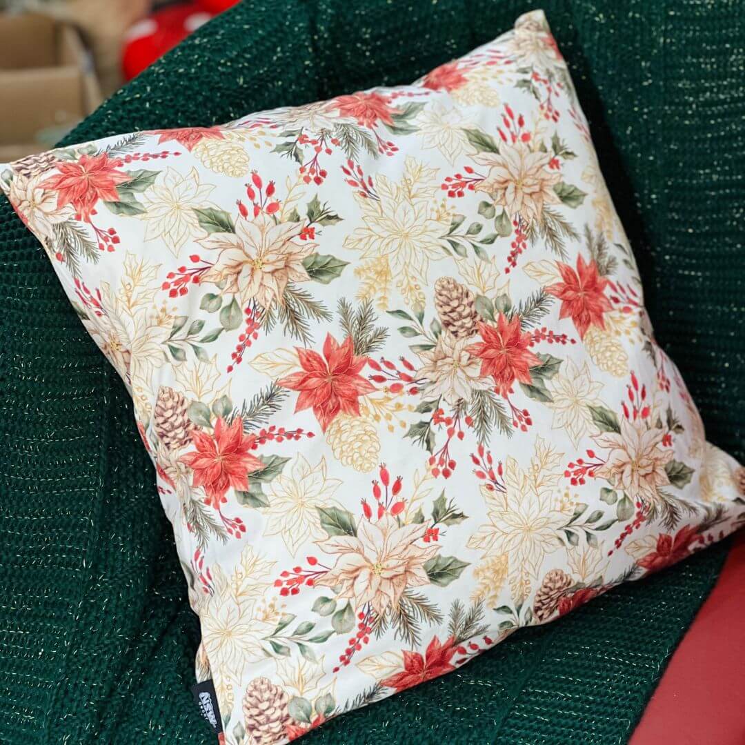 Capa de Almofada Luxor Natal Celeiro Flores – 50x50cm