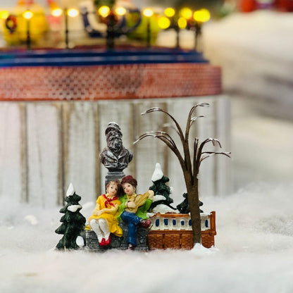 Cenário Natal Casal na Praça 12x11,5x5,5cm